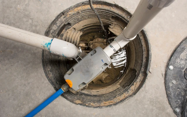 Sump pump in a drainage pit